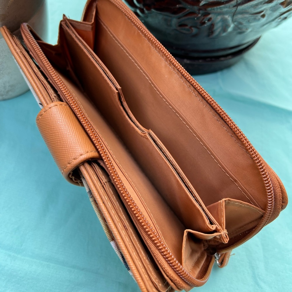 Wallet/wristlet - Picture 7 of 7